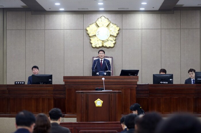 수원특례시의회(의장 김기정)가 15일 2023년 첫 회기인 제373회 임시회 제1차 본회의를 시작으로 15일간의 의정활동에 돌입했다.