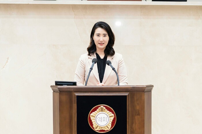박은선 용인특례시의회 의원(국민의힘, (보정ㆍ죽전1ㆍ죽전3ㆍ상현2동)은 7일 제274회 임시회 제1차 본회의 5분 자유발언을 통해 '용인시 일부 공유재산 관리체계의 재정비와 시민을 위한 공간으로 환원' 등을 위한 문제인식과 대안마련을 촉구했다. / 김교민 기자 