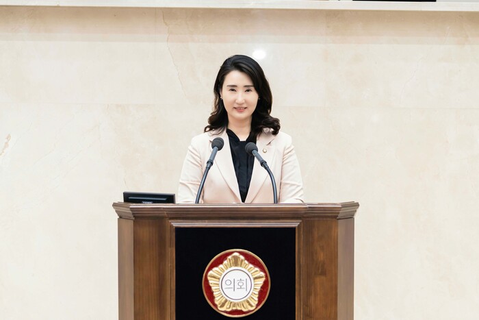 박은선 용인특례시의회 의원(국민의힘, (보정ㆍ죽전1ㆍ죽전3ㆍ상현2동)은 7일 제274회 임시회 제1차 본회의 5분 자유발언을 통해 '용인시 일부 공유재산 관리체계의 재정비와 시민을 위한 공간으로 환원' 등을 위한 문제인식과 대안마련을 촉구했다. / 김교민 기자 