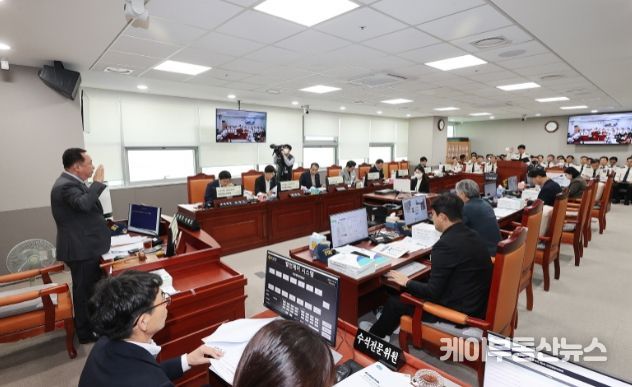 경기도의회 안전행정위원회, 경기도소방재난본부 행정사무감사 실시