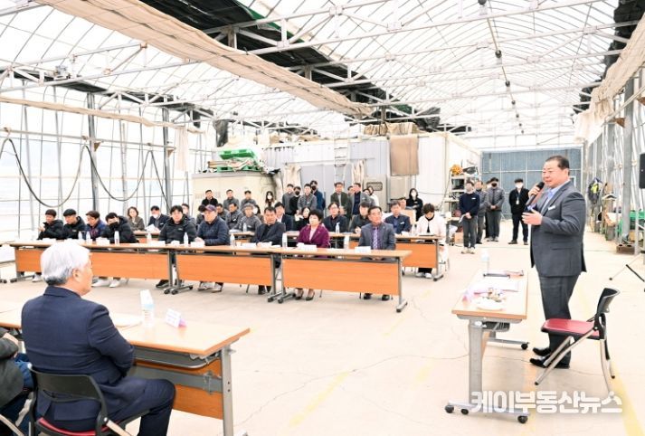 이동시장실이 열리는 곳마다 격의없는 토론의 장이 펼쳐진다 _ 생생현장 농업인 이동시장실 (2023. 02. 28)-생생한 민원 폭발