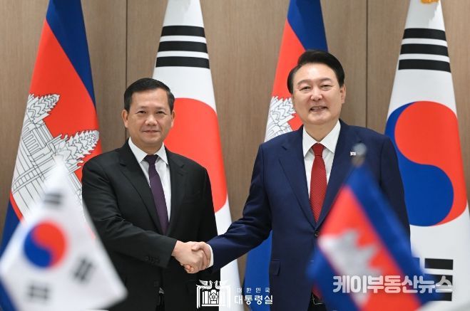 5월 16일 윤석열 대통령은 훈 마넷 캄보디아 총리와 정상회담을 가졌다.