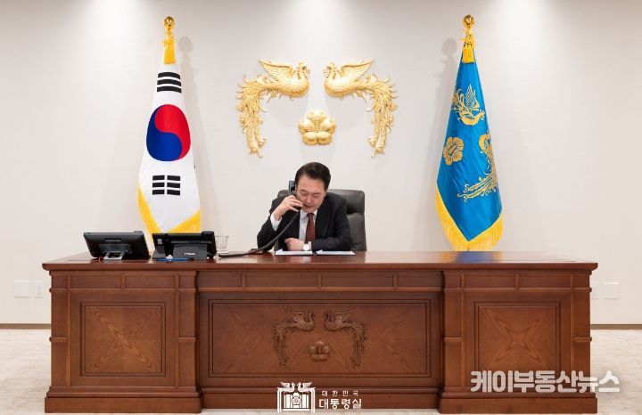 5월 20일 윤석열 대통령은 로렌스 웡(Lawrence Wong) 싱가포르 신임 총리(5. 15. 취임)와 전화 통화를 갖고, 양국 관계 발전에 대해 의견을 교환했다.