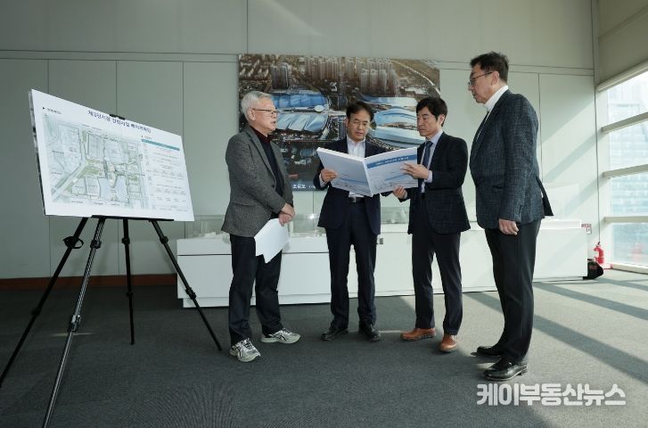 킨텍스 현장 점검 중인 이동환 고양특례시장