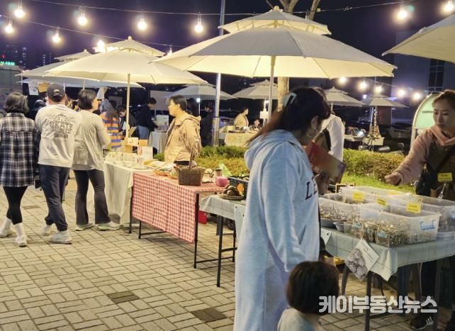 안성시, 청년농부 사담 '청년농부시장 사담장_가을' 성공적 개최