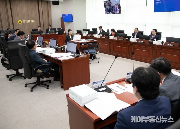 경기도의회 보건복지위원회, 경기도의료원 행정사무감사 진행