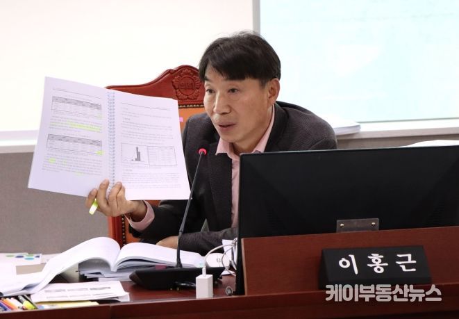 경기도의회 건설교통위원회 이홍근 의원(더민주, 화성1)