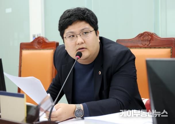 경기도의회 오창준 의원, “도민권익위원회 법적 충돌과 장애인 고용 미달 문제” 비판