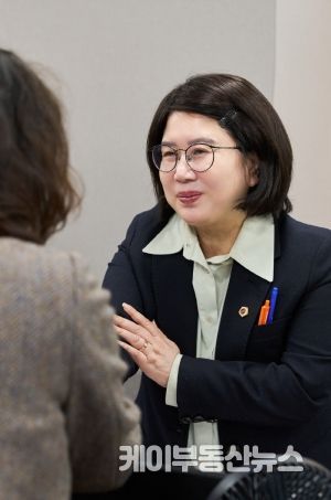 경기도의회 이서영 의원, “25만권 장서 보유한 성남교육도서관, 이용 활성화 위한 홍보 강화 필요”