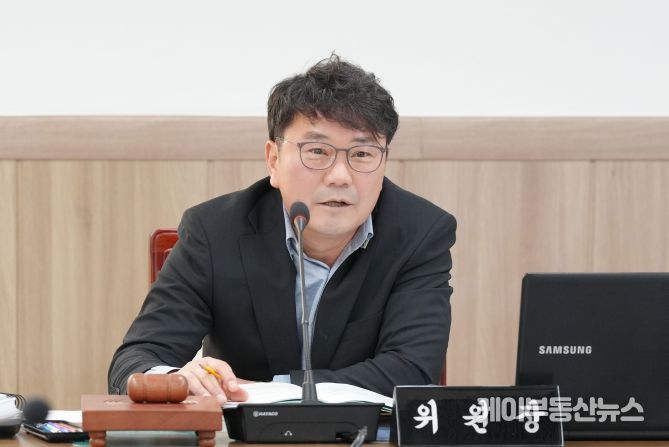 2024회계연도 결산검사 대표위원인 하남시의회 최훈종 도시건설위원회 위원장. (사진_하남시의회 제공)