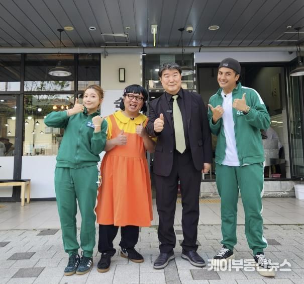 식상완가 경기도 특집 사진(왼쪽부터 천이이, 나또우 경기관광공사 조원용 사장, 쩡쯔위)