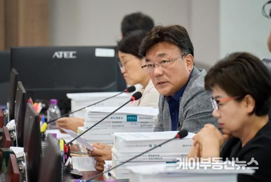 경기도의회 최만식 의원, 교육감 취임 후 5번째 조직개편... 명칭 변경에만 수억 원
