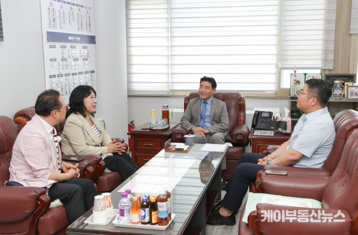 고양특례시의회 김운남 의장, 국민의힘 새 교섭단체 대표단과 차담