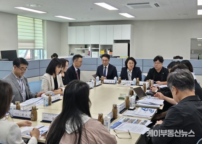 신미숙 의원, 안전사고 미연에 방지해야…현민초 옹벽 붕괴 우려 현장 달려가
