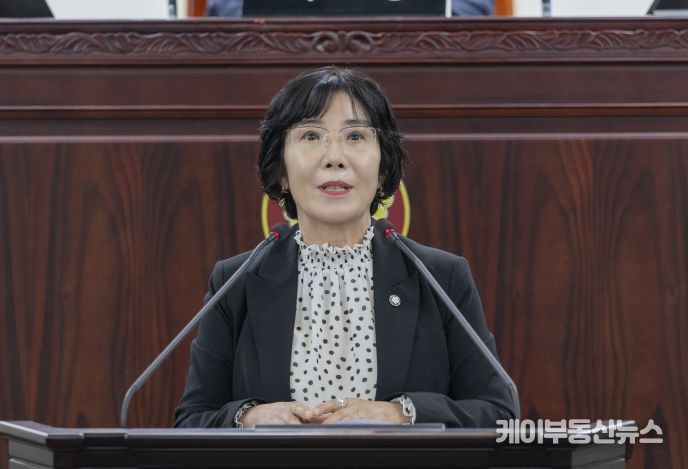 화성특례시의회 조오순 의원이 제245회 임시회 중 제1차 본회의에서 5분 자유발언을 하고 있다.