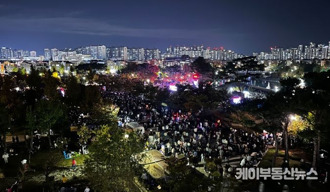 김포시는 지난 18일 한강중앙공원과 라베니체 일원에서 ‘2025 김포 라베니체 축제’를 개최했다.