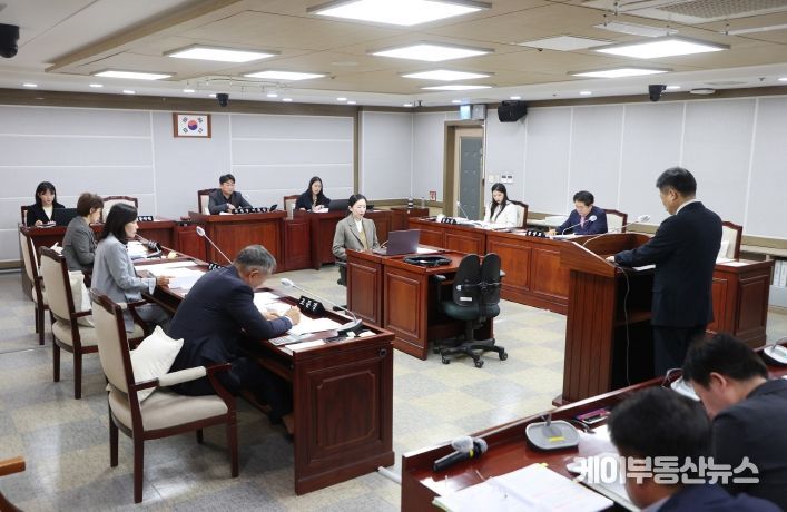 수원특례시의회 보건복지위원회 안건 심사