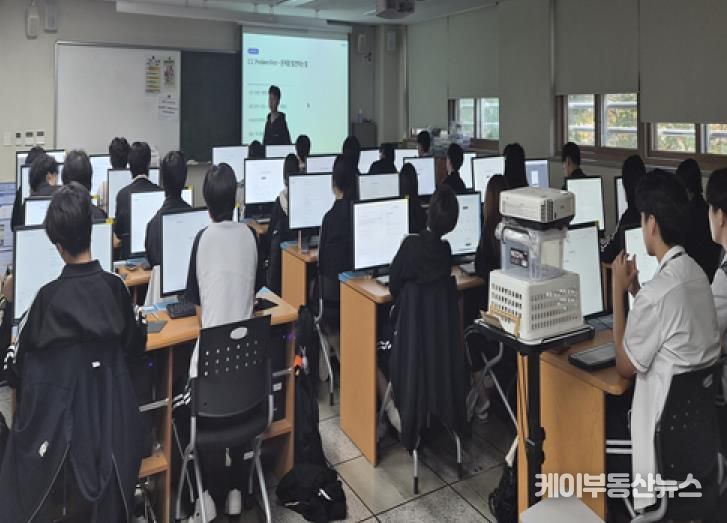 군포시진로교육협력센터, AI활용 창업특강 진행....미래 진로 탐색과 협업능력까지 경험