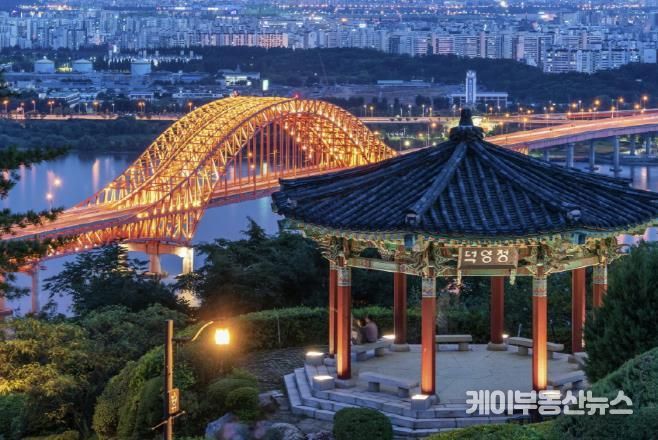 행주산성 정상에서 내려다본 한강과 방화대교