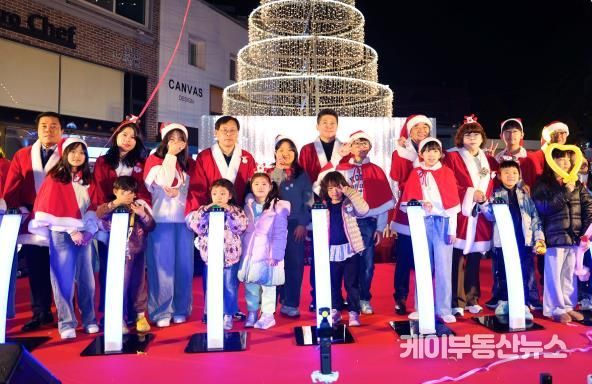 인천광역시 중구의회, 2025 크리스마스트리 축제 점등행사 참석