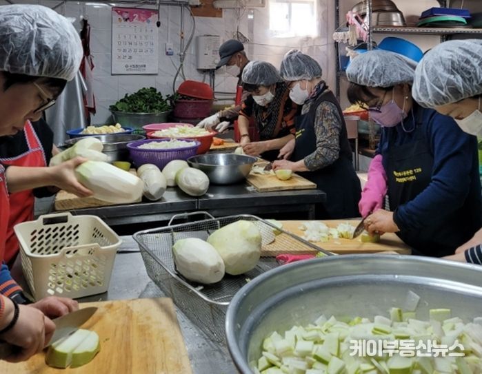 수원시 팔달구 행궁동 연무정급식소, 정성 담은 반찬 나눔으로 이웃사랑 실천